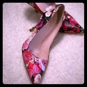 Kate Spade rose pumps
